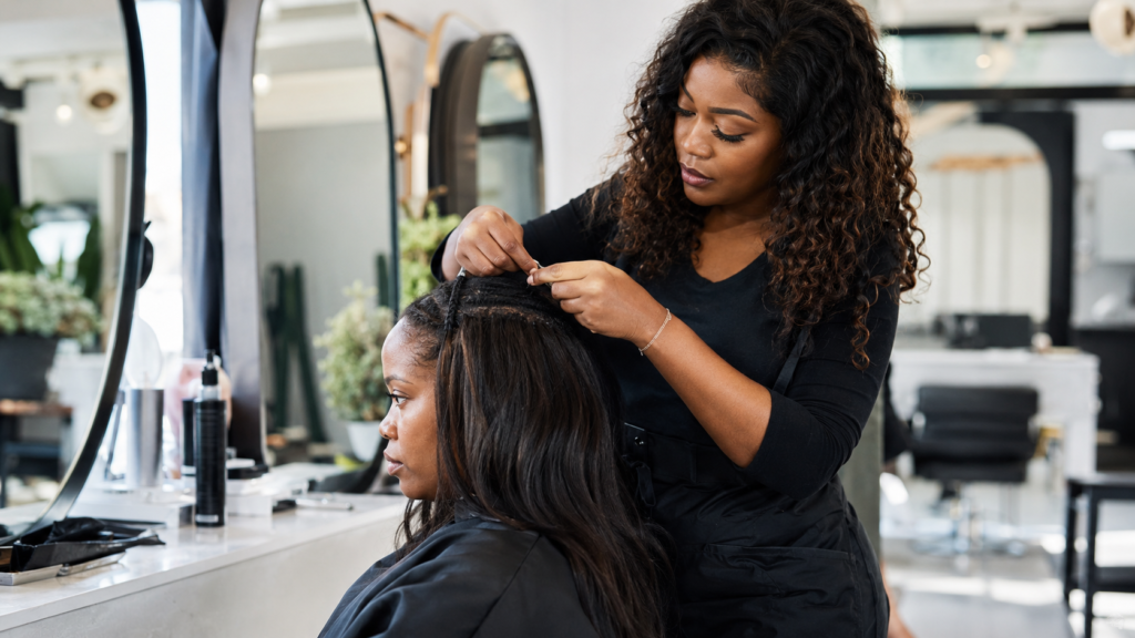 client noticing warning signs at an unfamiliar salon